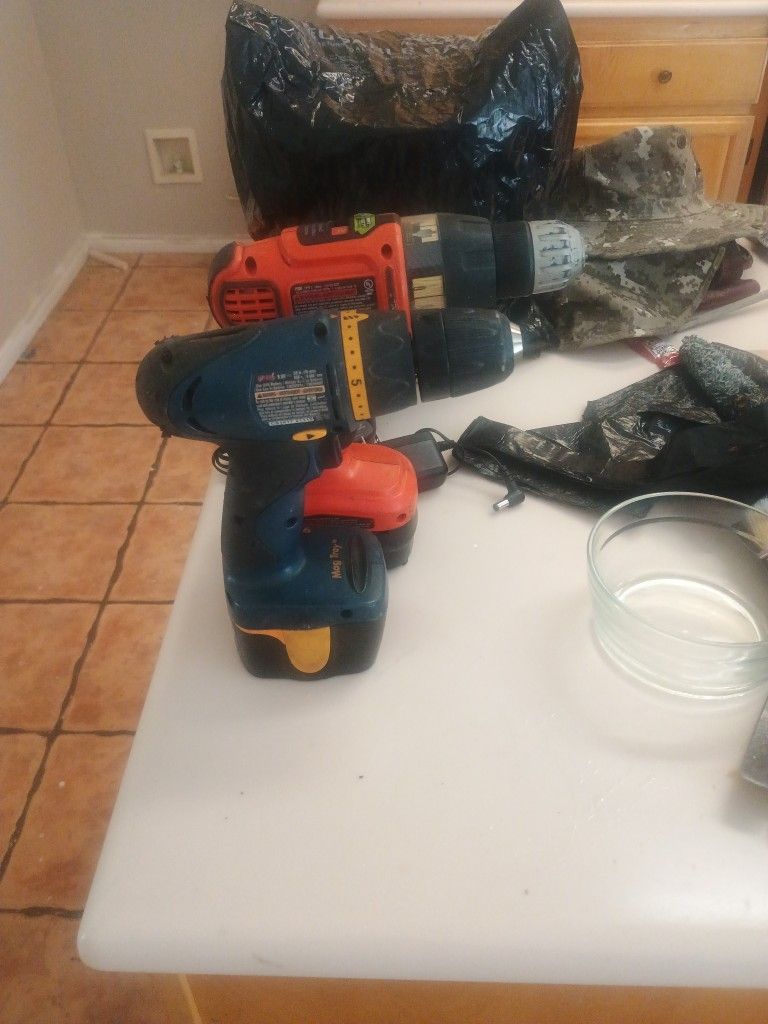 2 Battery Powered Drill