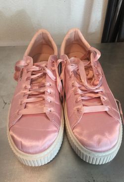 Brand new pink puma size 8