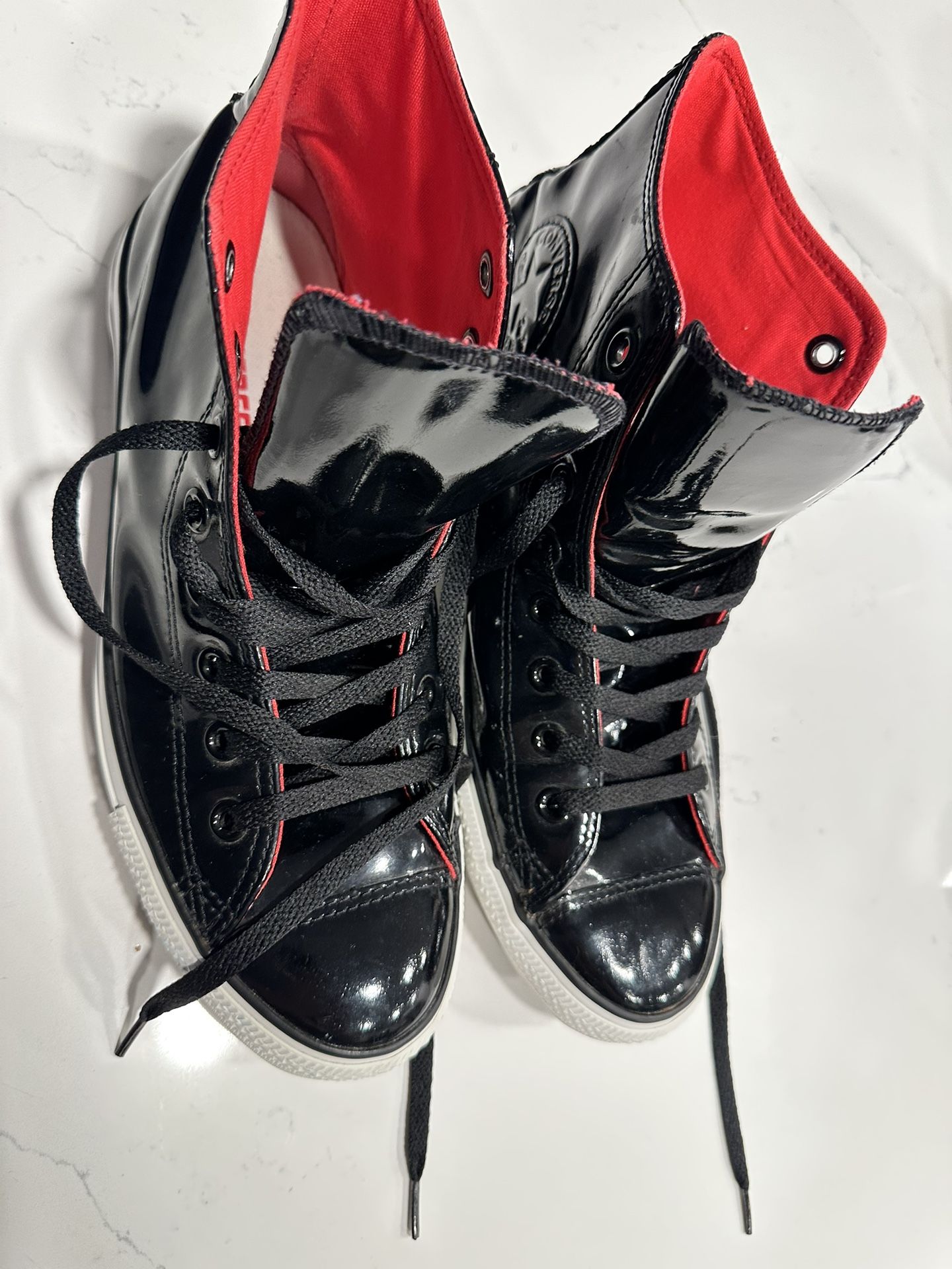 Converse Rare Chuck Taylor All Star HiTop Men’s Sz 9 Patent leather Sneaker