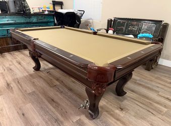 Pool Table 7ft (Free Delivery, Setup, & New Felt Color of your Choice)