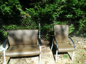 Nice love set and chair lelamd furniture