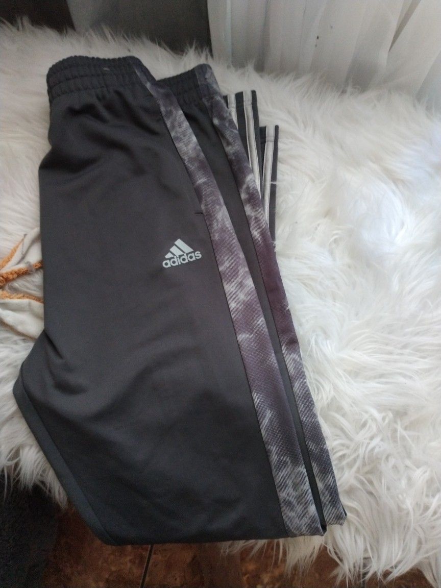 Lady's Adidas Pants
