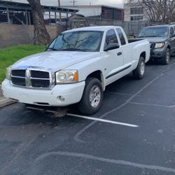 2006 Dodge Dakota 