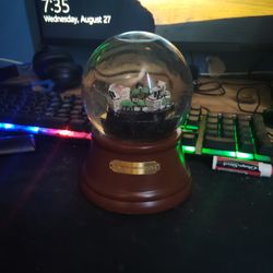 Raymond James Stadium Snowglobe