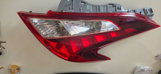 370z right oem taillight