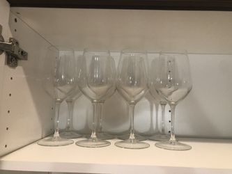 Set of 8 Wine Glasses