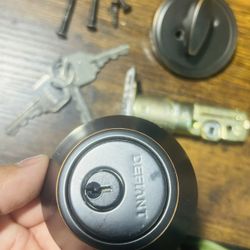 Miscellaneous Decor HDMI cable Wallets/purse Shoes Belt Versace Sunglasses 😎 