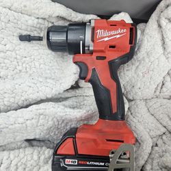 Milwaukee Drill Battery And Bits 