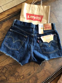 Levi’s short size 27