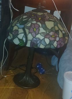 set of 2 matching huming bird pattern table lamps