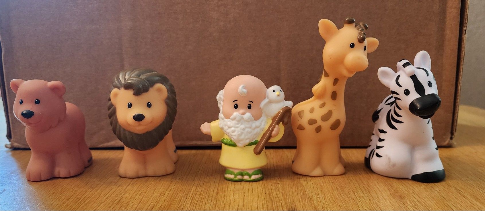 Fisher-Price LittlePeople Noah's Ark Set of 5 - Noah, Lion, Lioness, Giraffe, Zebra
