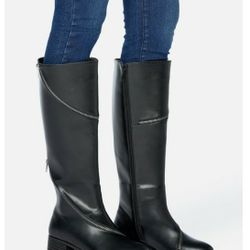 Women's Flat Boots