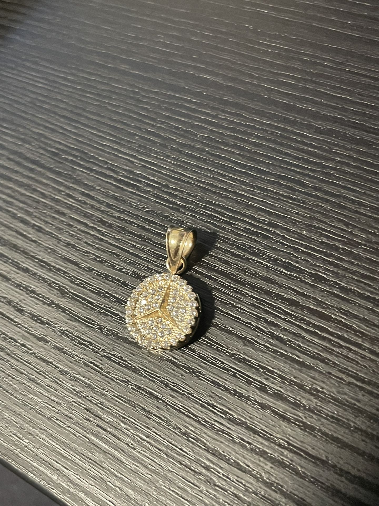 10k Mercedes-Benz Pendant π₯