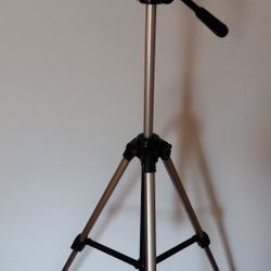 ~~~ Velbon Videomate 504 aluminum tripod