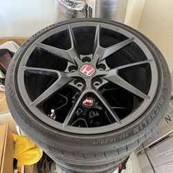 2023 Honda Civic Type R OEM Wheels & Tires – Michelin PS4S