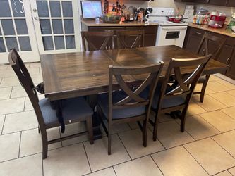Kitchen table
