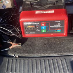 Centech Batterycharger
