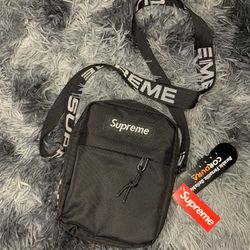 SS18 Supreme Shoulder Bag Black