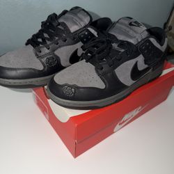 Black Roses Dunks Size 11.5W/9.5M 
