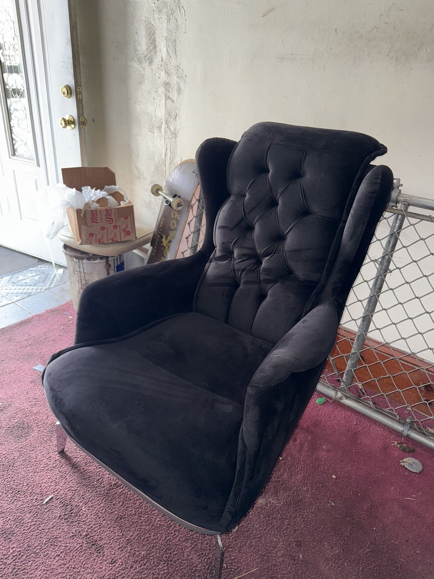 Single King Chair, Black Suite For Sale $200