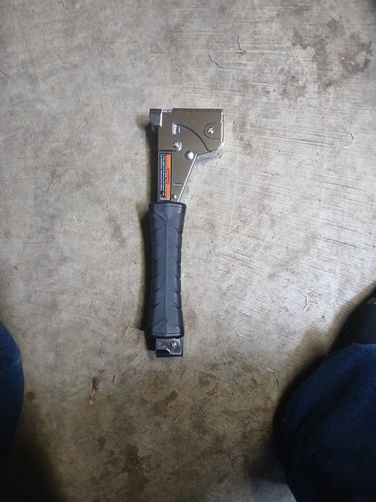 HEAVY DUTY roofing Stapler*NEW PRICE*