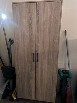 Standing cabinet with cubbies