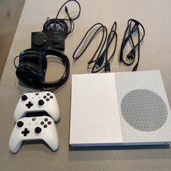 Xbox One S, 2 Controllers, TurtleBeach Headset, MixAmp, All Cables