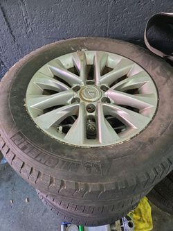 Lexus rims & tires size 18