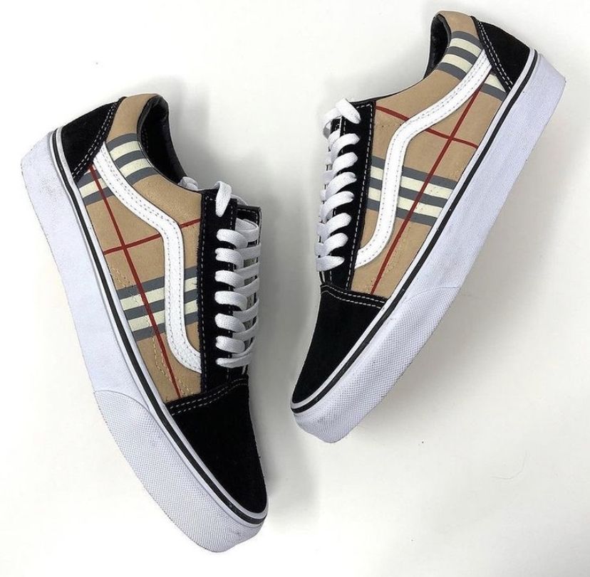 Cuatom Vans