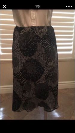 Women skirt size small Lily
