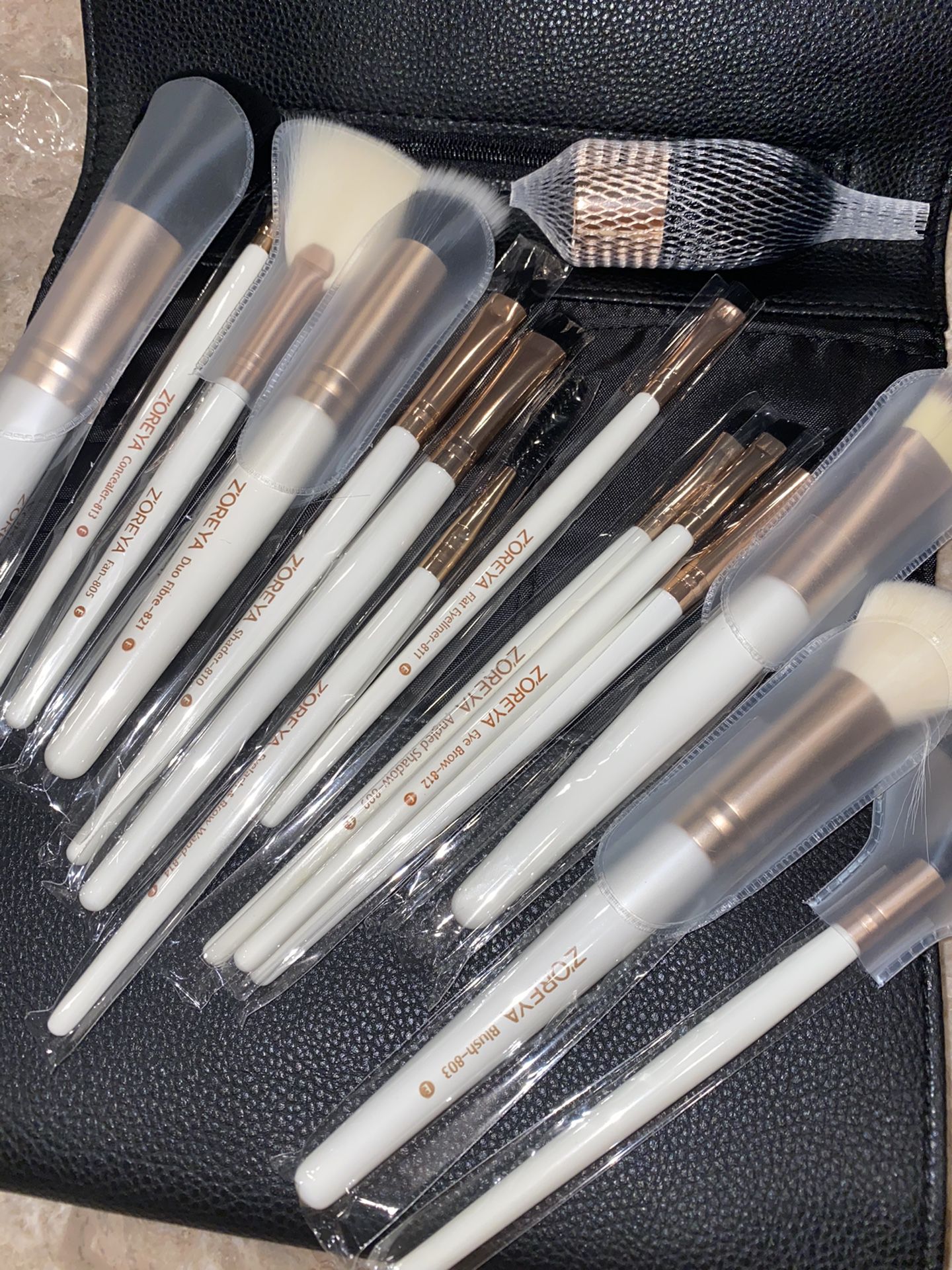 makeup brushes 15 pieces w/ organizer