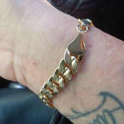 18k Gold Braclett Solid