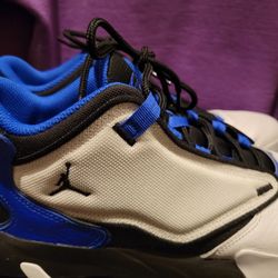 Mens Jordan Max Aura 4