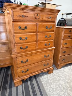Chest of drawers