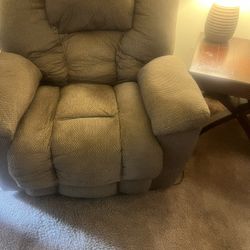 “High-Quality Pre-Loved Furniture - Great Deals, Ready for a New Home!”