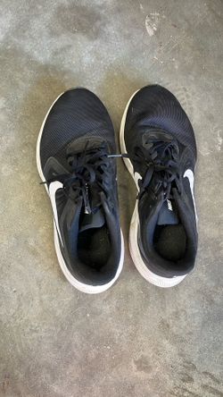 Nike shoes size 10