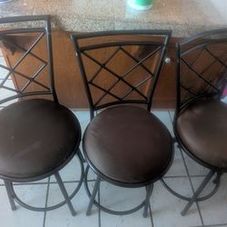 3 Barstools/3 Bancos