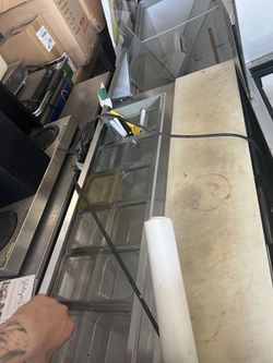 Different Restaurant, Equipment