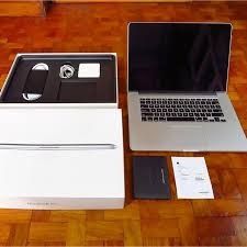 Apple laptop