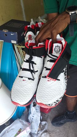 Nike LeBron 17 EP "LeBron 4 Graffiti"  SIZE 10 MENS
