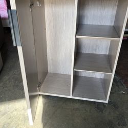 Shelves/cabinet 