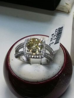 Size. 7.5...sterling silver... Ring.