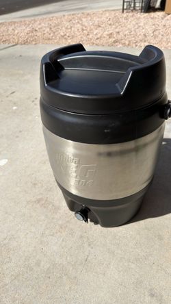 Bubba Keg 384 oz (3-gallon) insulated beverage/water cooler.