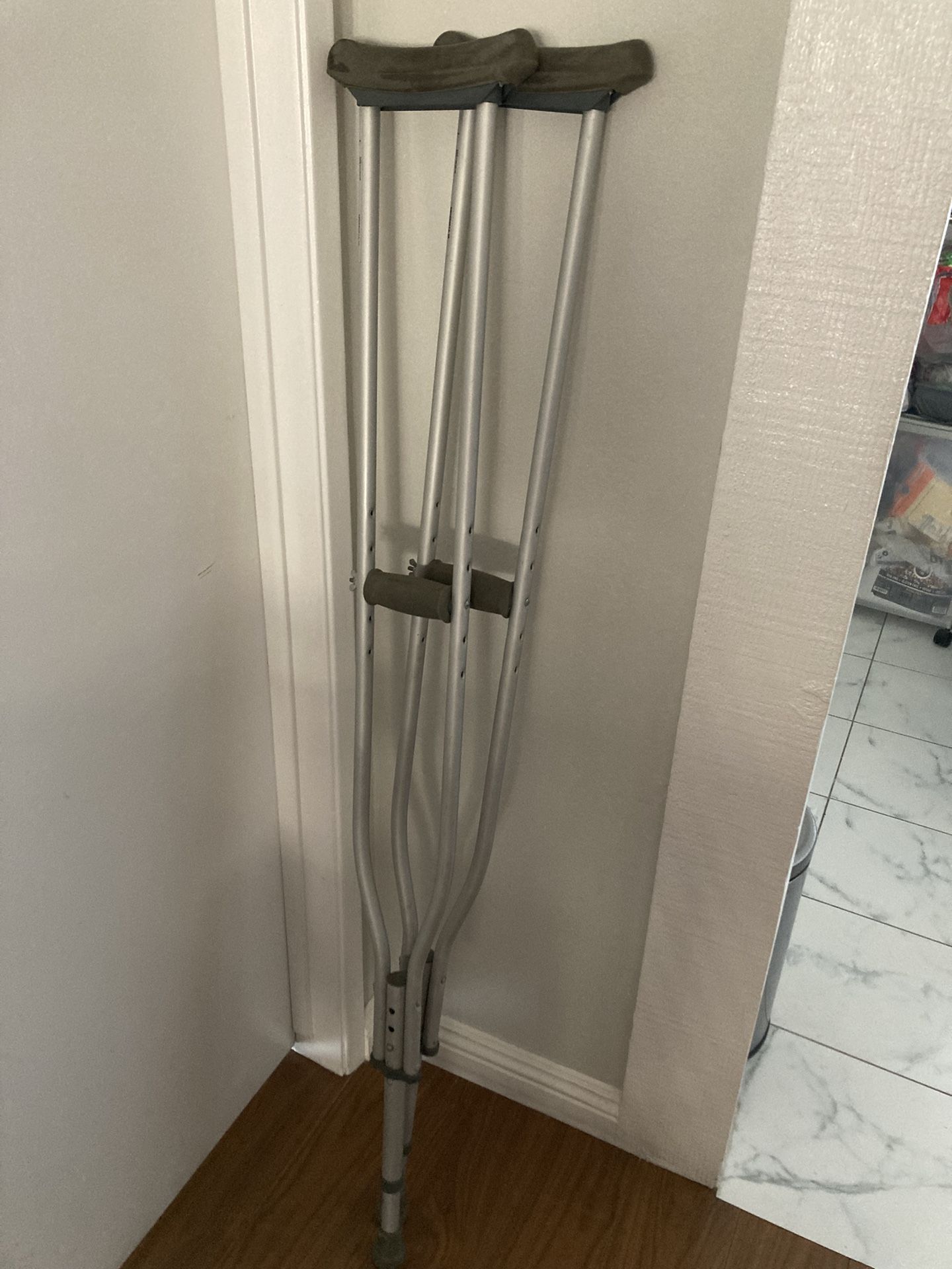 Crutches 🩼