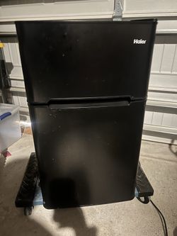 Mini Refrigerator with Freezer Haier