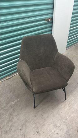 FREE LARGE GREEN ACCENT CHAIR