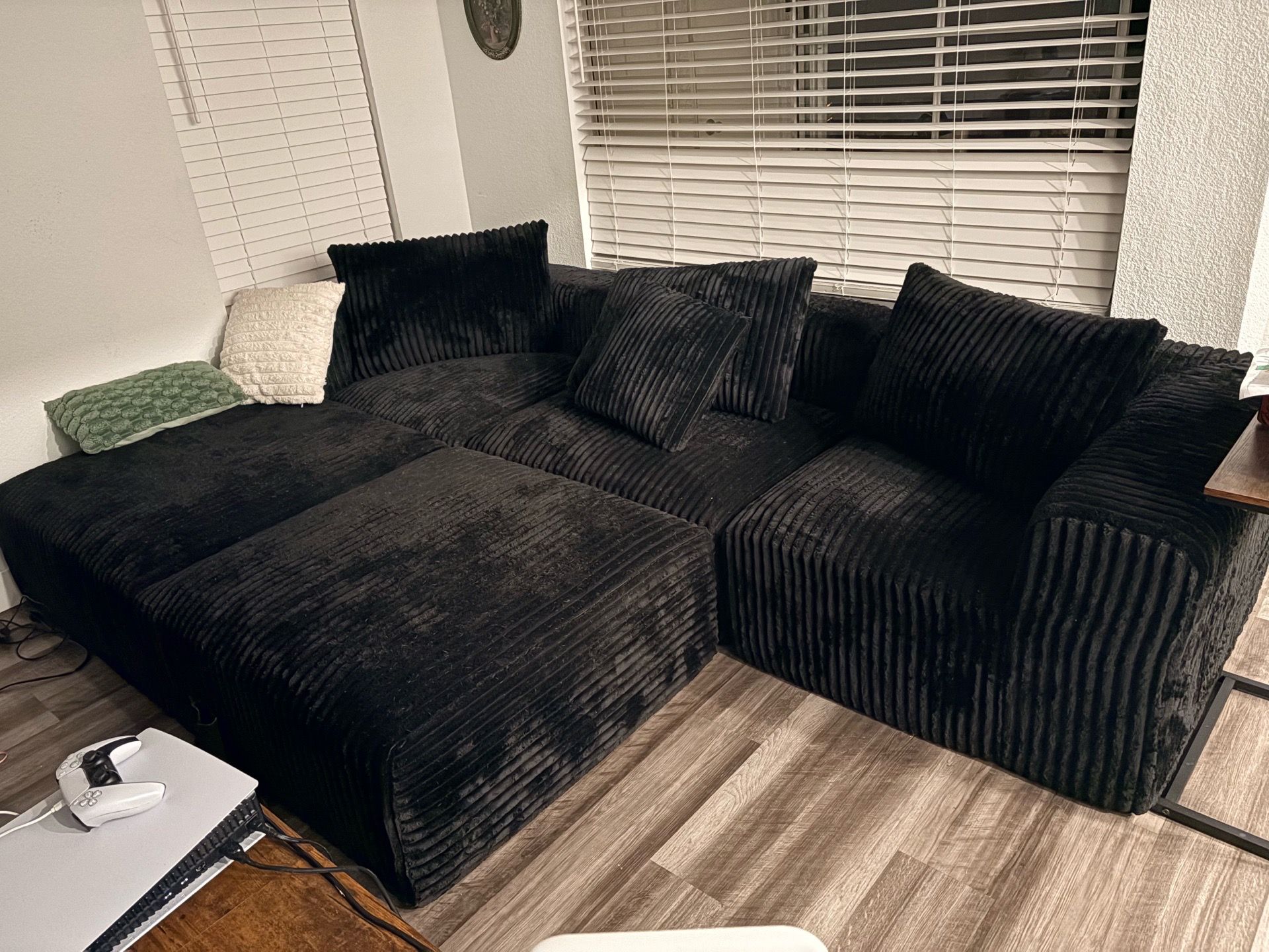 Boneless 3 Piece Sectional with 2 Ottomans