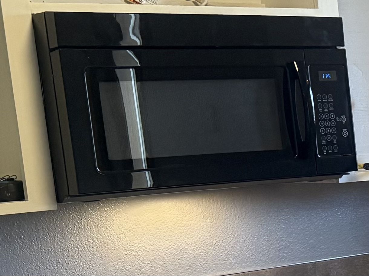 Microwave Oven 1000w Output Whirlpool UMV1160 CB -6