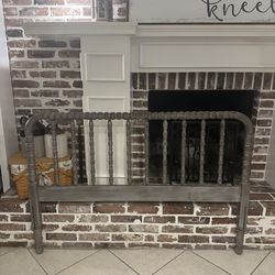 Beautiful Refinished Antique Jenny-Lind Heirloom Spindle Style Wooden Full Size Headboard