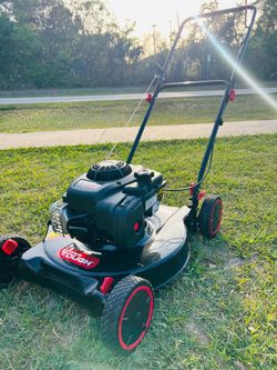 Hyper Tough Briggs & Stratton E300 Lawnmower The machine is like new, it was only used twice